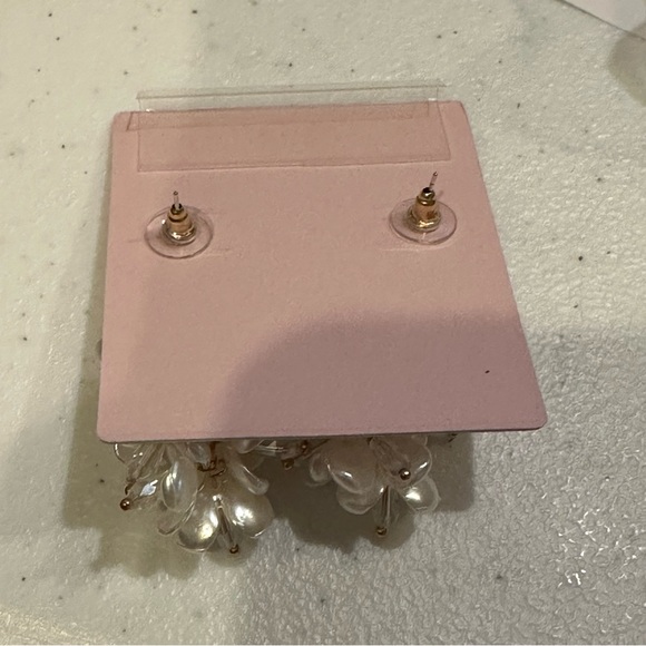 NWT Rachel Parcell Earrings iridescent white flowers w/ cubic zirconia crystals - Picture 11 of 11